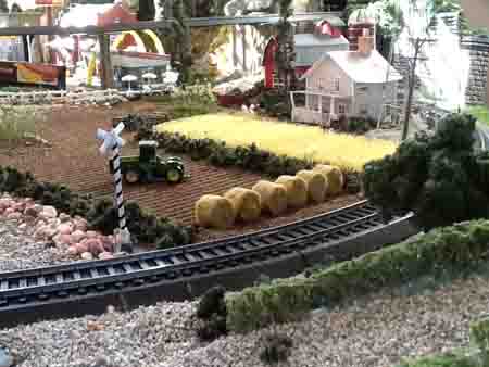 Wonderful HO Scale Layout Model Train Photo Gallery