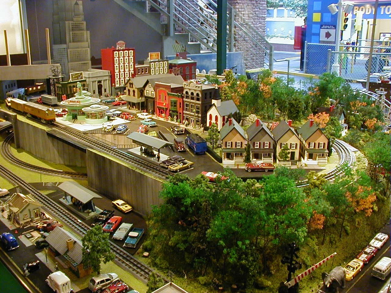 Download Donald's Wonderful 12' x 13' O Scale Model Train Photo Gallery