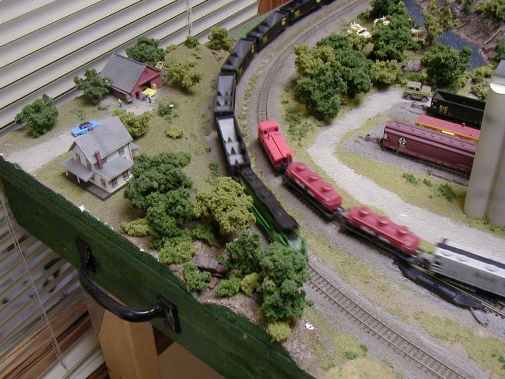 Greg's Incredible 4' X 4' N Scale Model Train Layout Photo Gallery