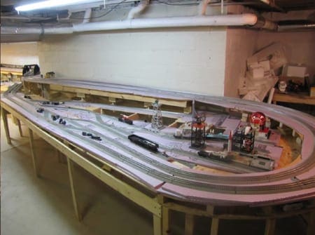 Stuart's 0-Gauge layout Model Train Photo Gallery multi level railroad model layout diagram 