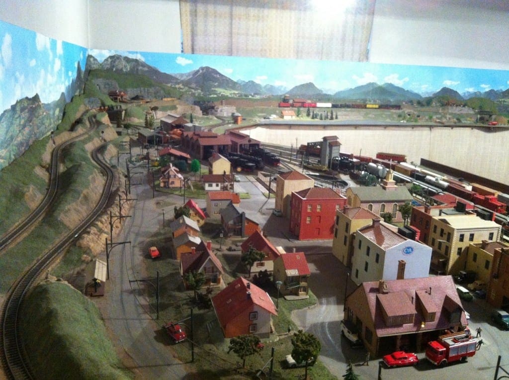 Amazing Brazilian Model Train Layout