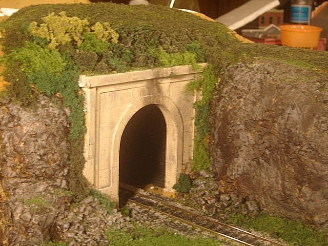 Model railroad tunnel portals