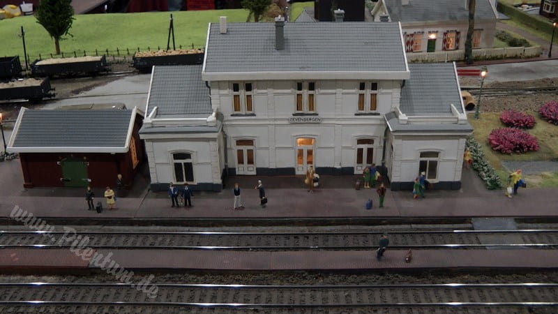 Netherland’s beautiful model train layout in HO Scale
