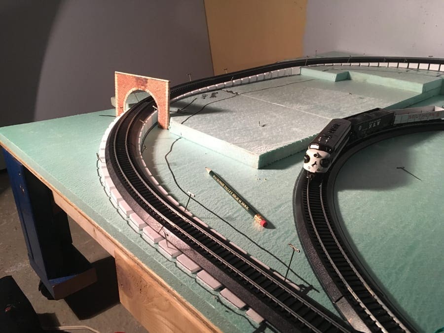 Ho model shop train track