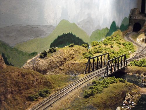 How to build model railroad scenery