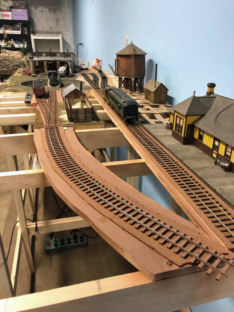 2 rail o scale layout track