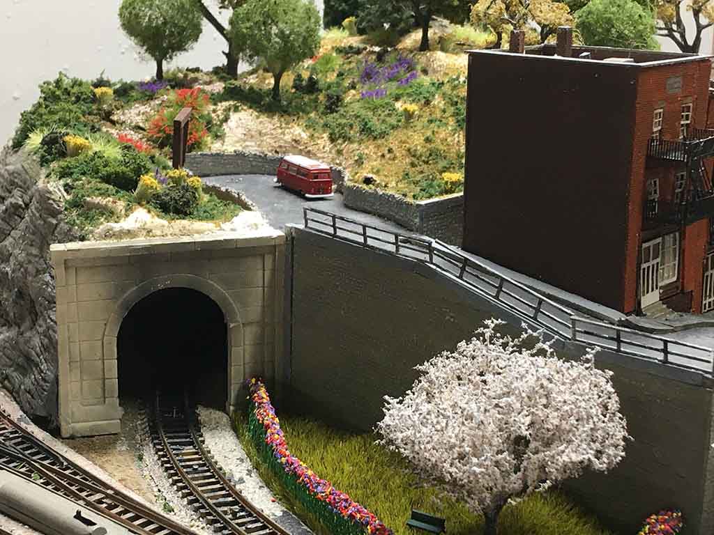 3x5 n scale layout of tunnel