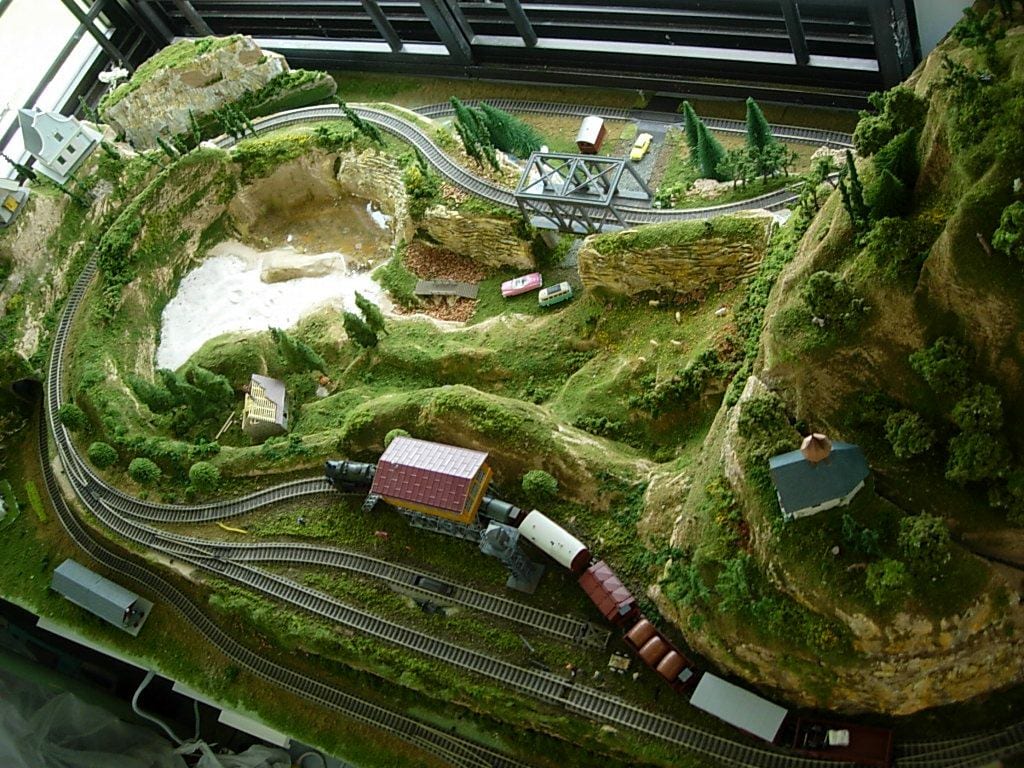 grass based model train layout in HO scale