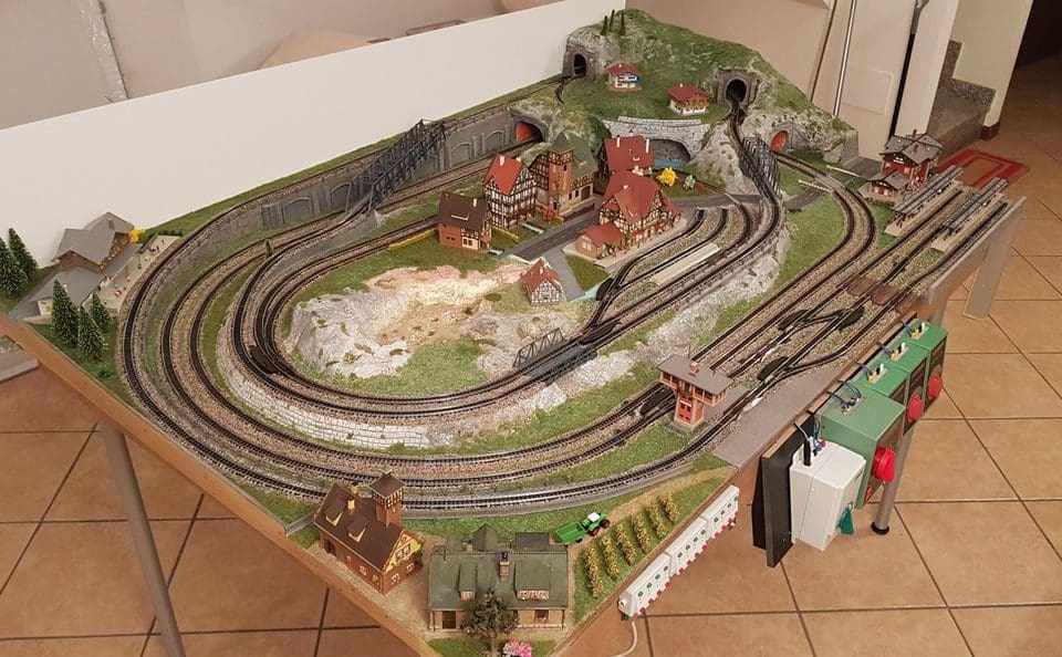 Kato n 2025 scale layouts 2x4