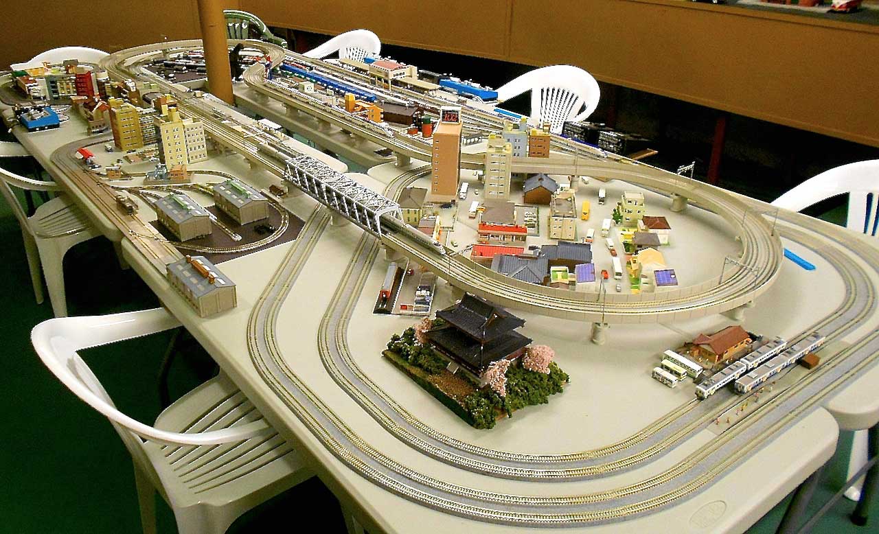 Stunning Examples Of An N Scale Trolley Layout Model Train Books | My ...
